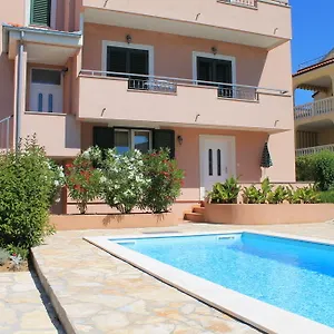 Apartment Apartments Lara & Luka, Zadar
